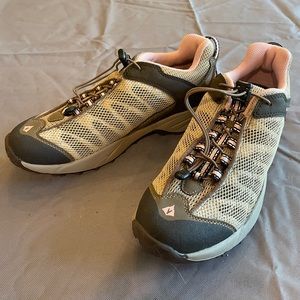 Vasque hiking shoes women’s size 5